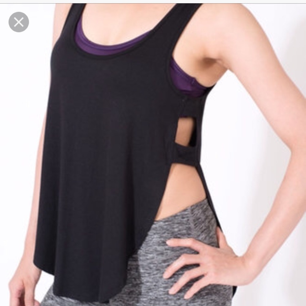 Grey tank with open sides